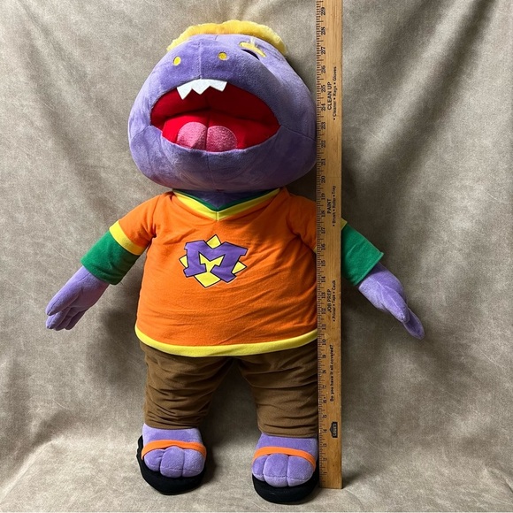 Chuck E Cheese Mr. Munch Plush Stuffed Animal Doll Jumbo 28" Toy - Picture 6 of 7